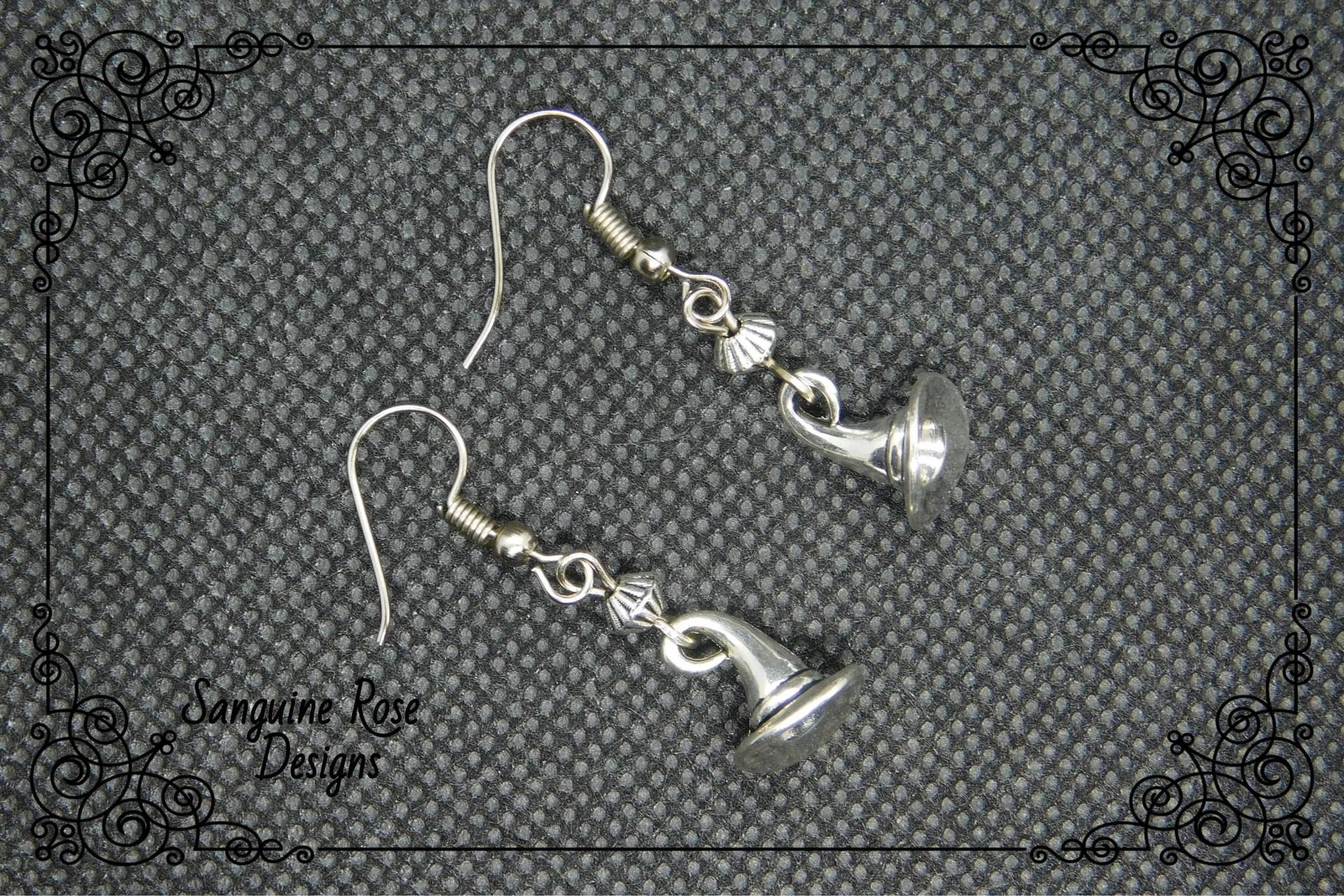 Hexe Hut Ohrringe, Pagan Wicca Clip Oder Durchbohrte Ohrringe, Baumeln Tropfen Ohrringe von SanguineRoseDesigns