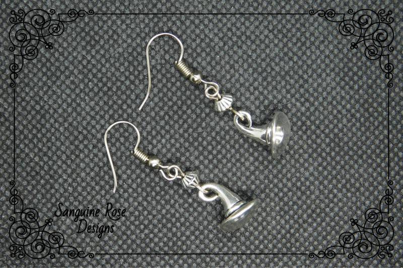 Hexe Hut Ohrringe, Pagan Wicca Clip Oder Durchbohrte Ohrringe, Baumeln Tropfen Ohrringe von SanguineRoseDesigns