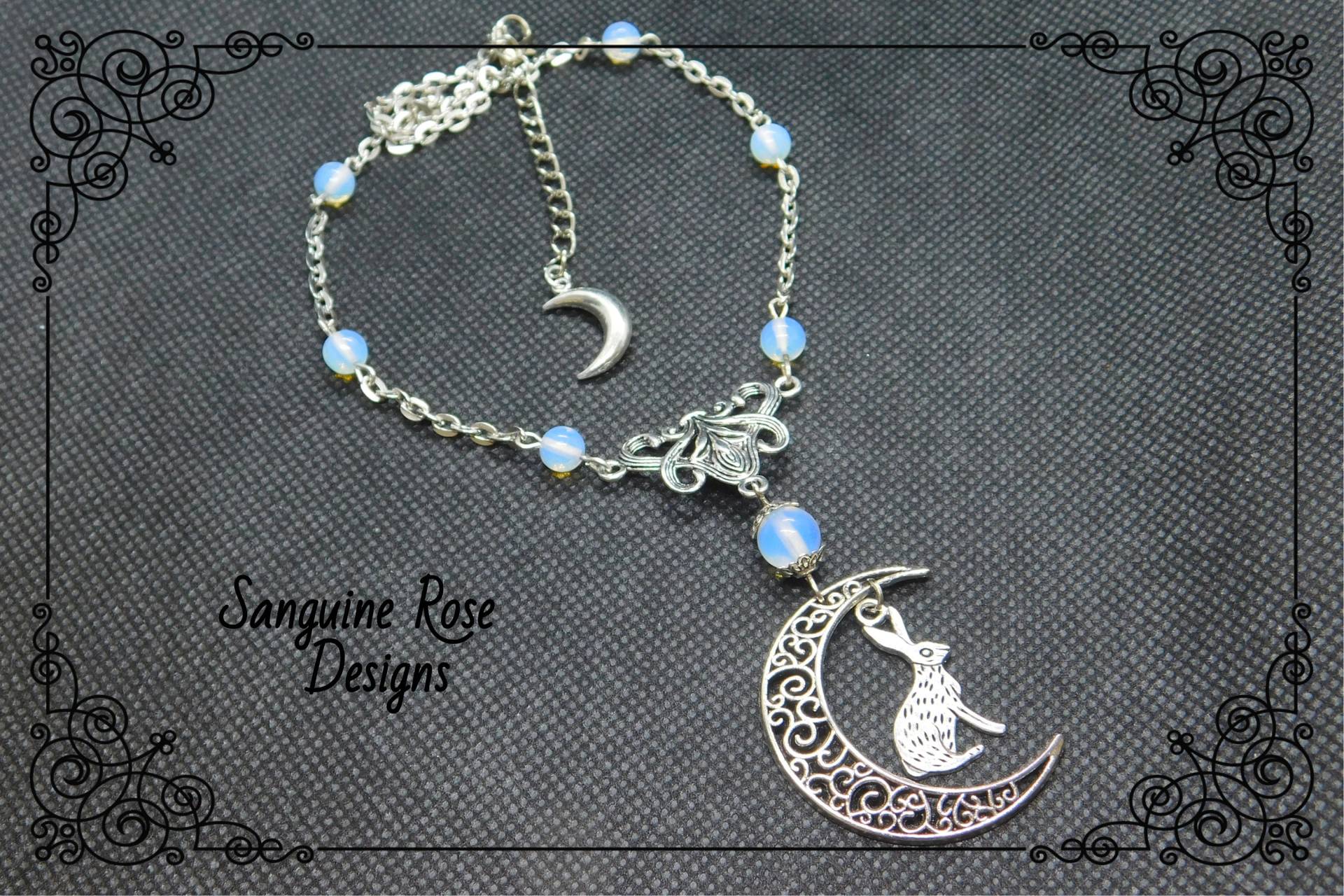 Mond Hase Mondstein Halskette, Kaninchen Edelstein Halsketten Anhänger von SanguineRoseDesigns