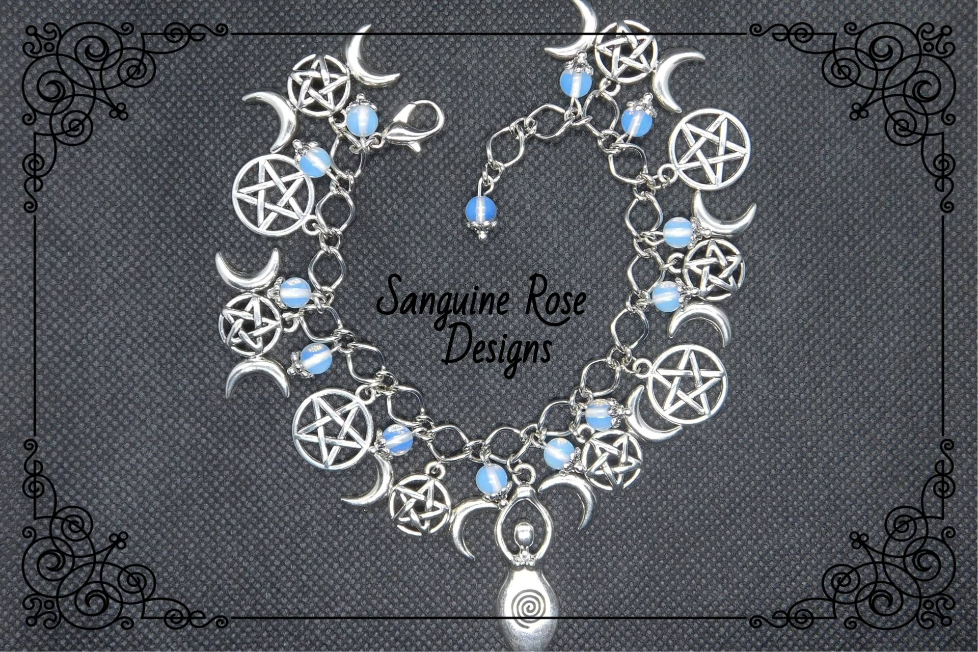 Mondstein Bettelarmband, Dreifach Mond, Pentagramm, Pagan Schmuck von SanguineRoseDesigns