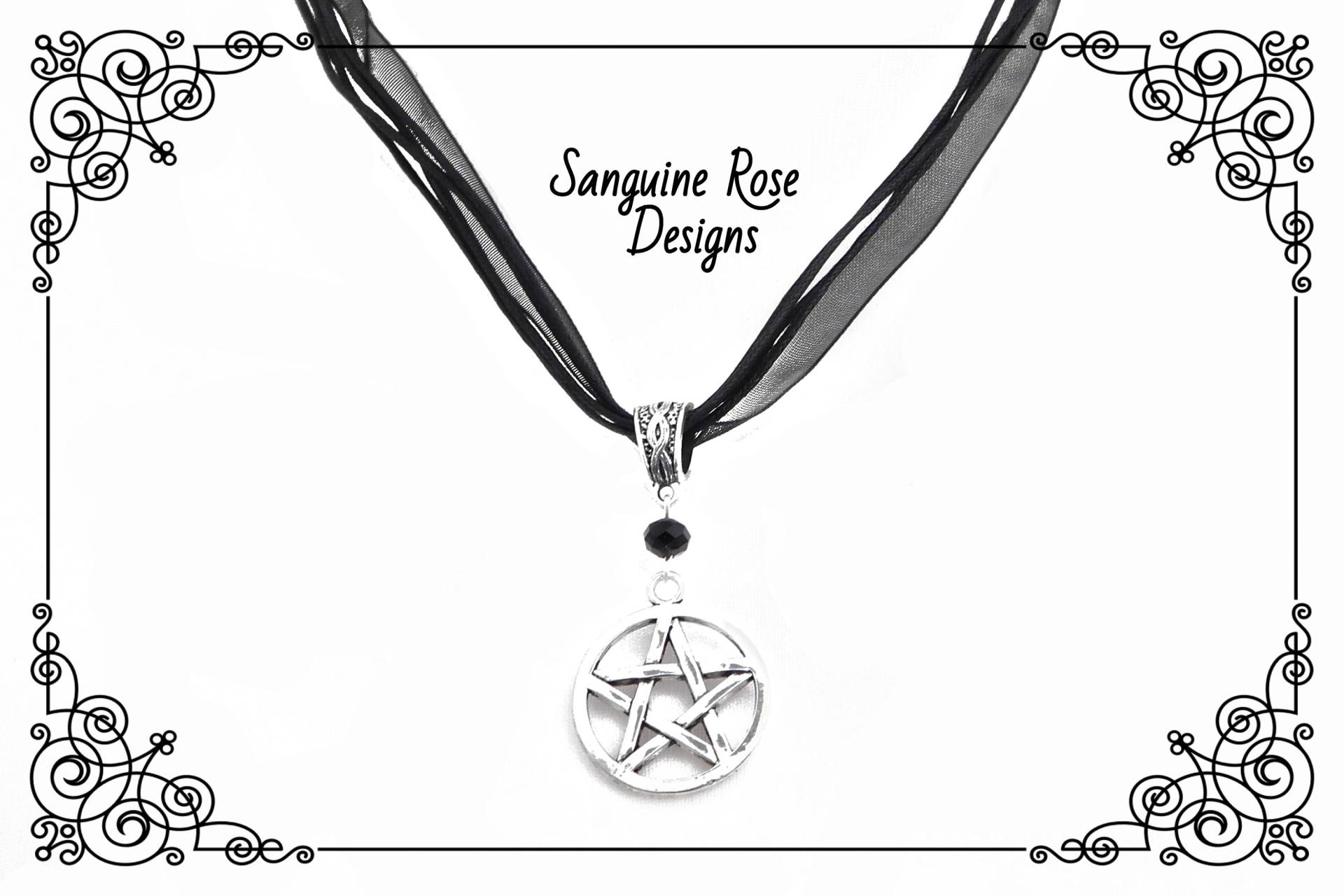 Pentagramm Anhänger Schwarze Kordel, Silberfarbenes Pentakel, Gothic Wicca von SanguineRoseDesigns