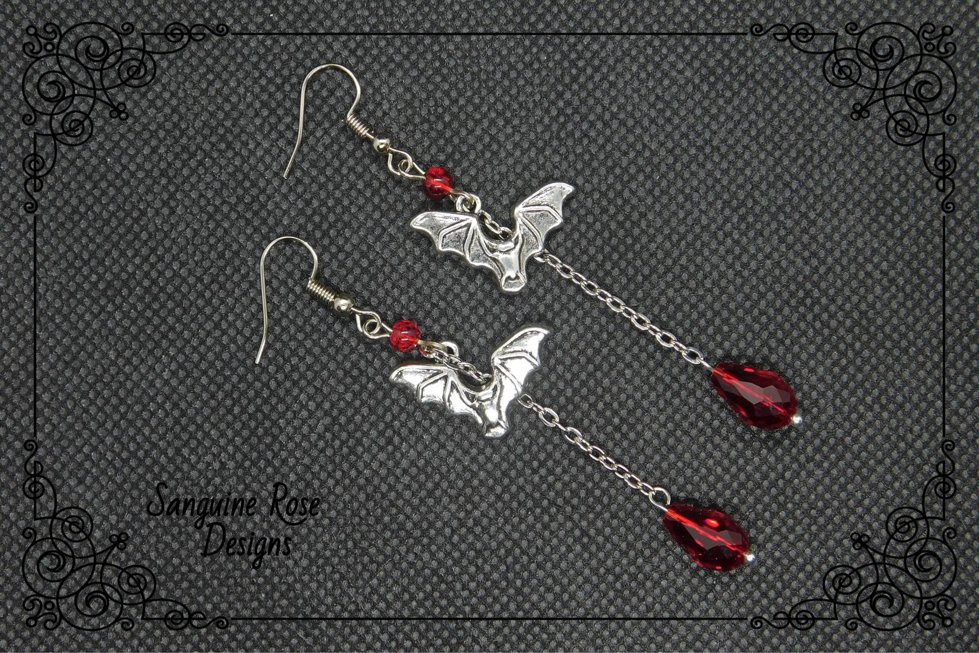 Rote Fledermaus Ohrringe, Silber Halloween Schmuck, Clip On Oder Durchbohrt von SanguineRoseDesigns