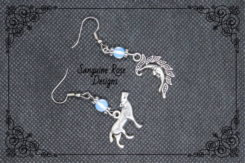 Wolf Mond Ohrringe, Mondstein Ohrringe, Gothic Werwolf Mond, Charm Edelstein Handgemacht von SanguineRoseDesigns