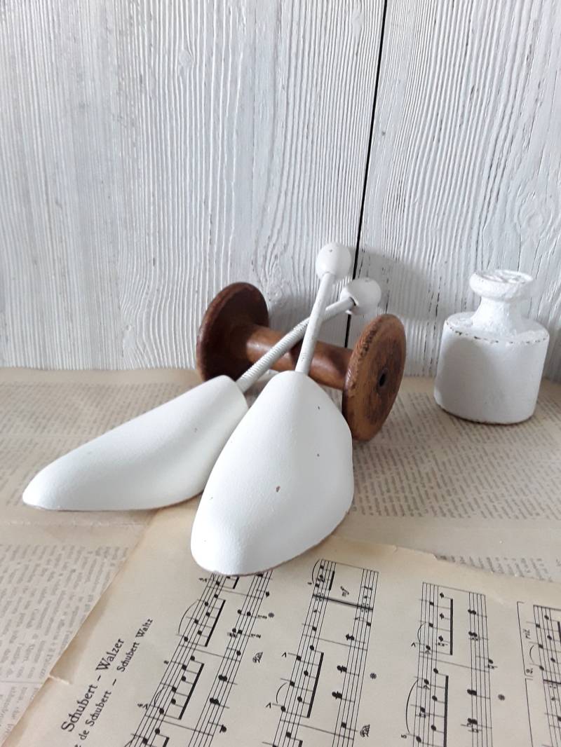 Schuhspanner Deko Weiß, Shabby Chic Schuhspanner Deko Weiß, Shabby Chic von SaniSanDesign