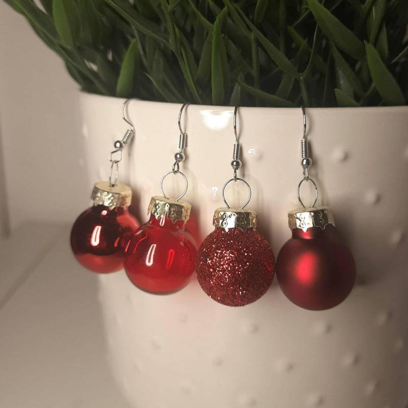 Weihnachtsbaumkugel Ohrringe von SanikaTours