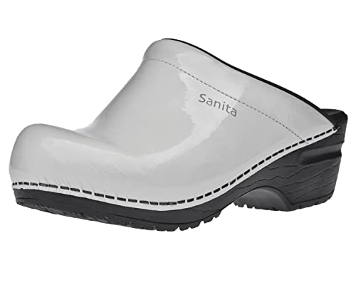 Sanita | Sonja Offener Clog, Lackleder | Original handgemachte, Flexible Leder Clogs für Damen | Anatomisch geformtes Fußbett mit weichem Schaum | Hellgrau | 39 EU von Sanita