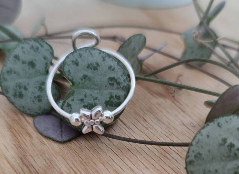 Anxiety-Ring Silberfarben Mit Schmetterling, Fidgetring, Anti-stress-Ring Anxiety-Ring Silberfarben Mit Schmetterling, Fidgetring, Anti-stress-Ring von SannisSideOfLife