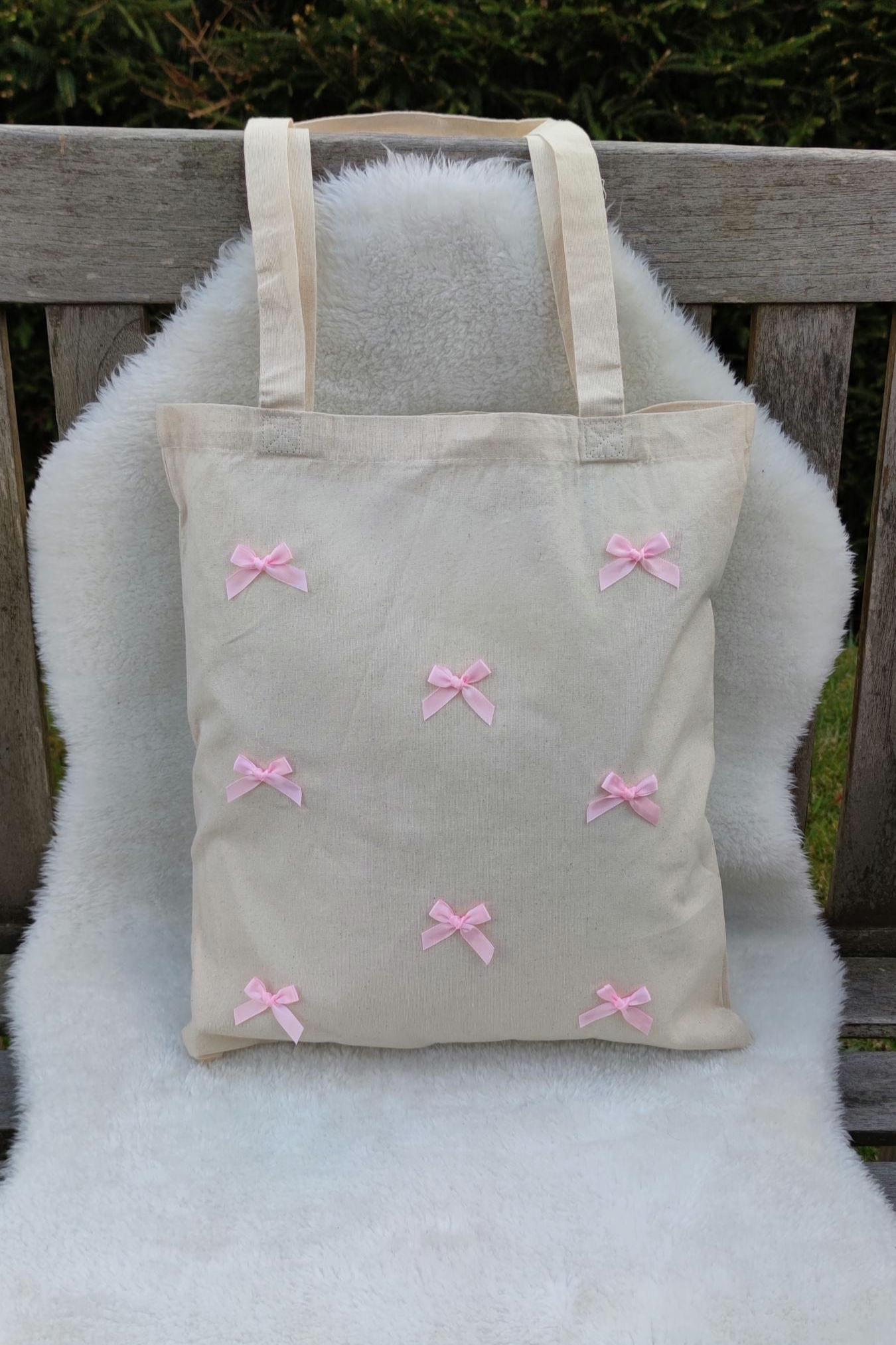 Jutebeutel, Tragetasche, Umhängetasche, Tasche Mit Schleifen Jutebeutel, Tragetasche, Umhängetasche, Tasche Mit Schleifen von SannisSideOfLife