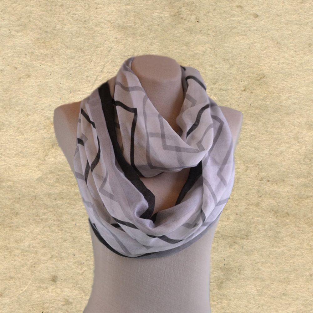 Loop-Schal Im Chevron-Print Leichter Aus Baumwolle von SantiniStudio