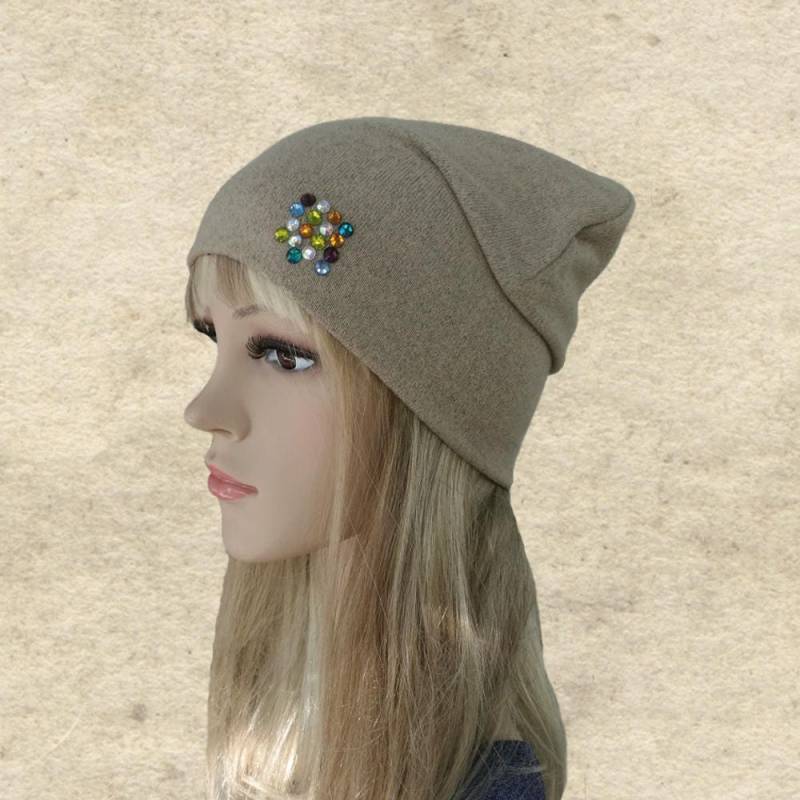 Strass Slouch Beanie Frauen Beige Stoffmütze von SantiniStudio