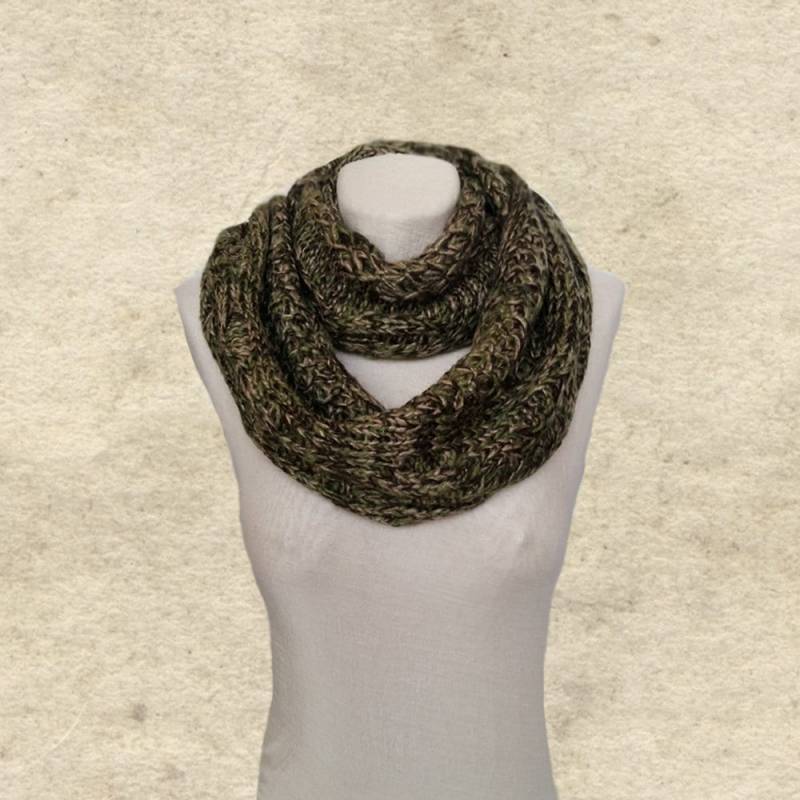 Unendlich Weicher Acryl-Schal Im Winterdesign von SantiniStudio