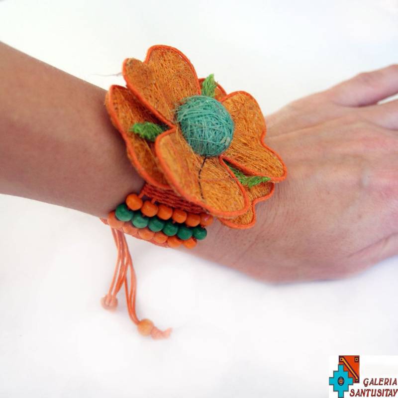 Orange Blume Dekoriert Meer Gras Palma Iraqua Armband Gewebt Makramee Holzperlen Natürliche Orange Grüne Farbe von Santusitay