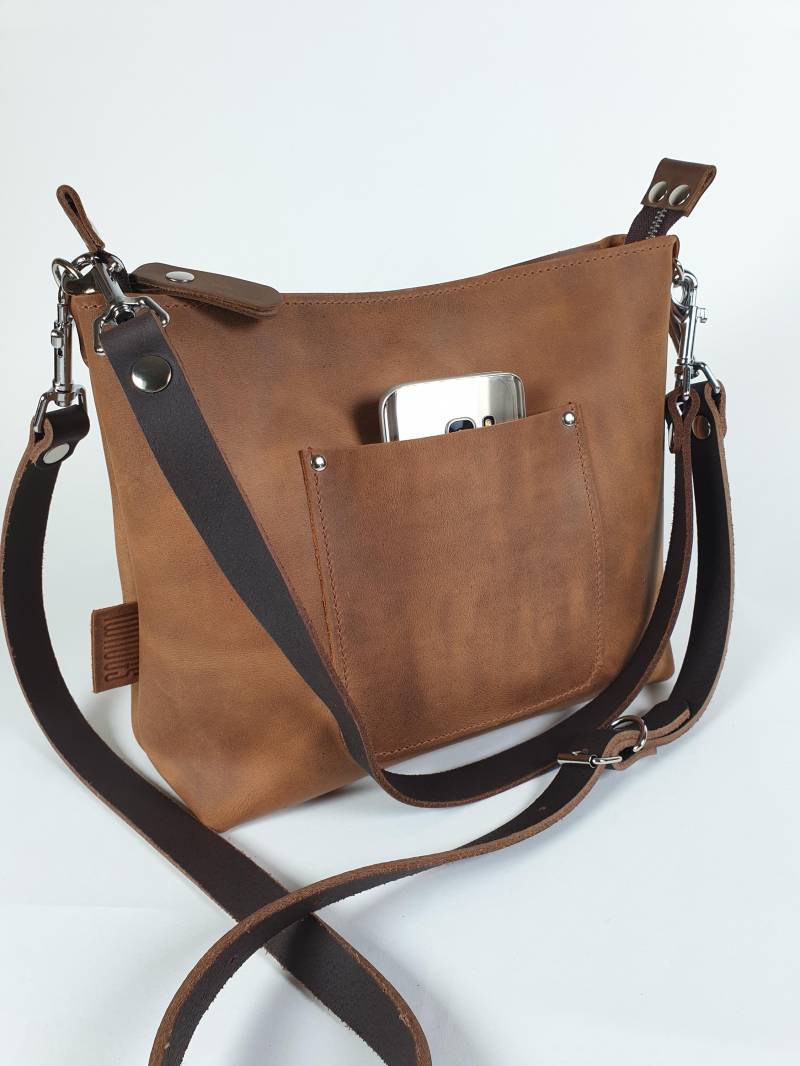 Braune Leder Umhängetasche Hochwertige Qualität, Damen, Mädchen, Crossbodytasche, 2 Tragegurte Wählbar, Kleine Handtasche, 28 X 23 10 cm von SanumiLeatherGoods