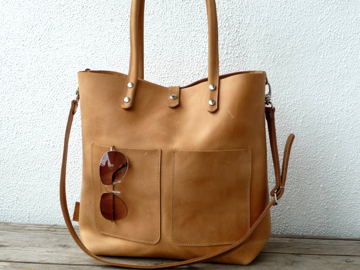 Große Leder Handtasche, Große Ledertasche Damen, Schultertasche Aus Leder, Für Laptop, Ledertasche, Enie Frontpocket - Camel von SanumiLeatherGoods