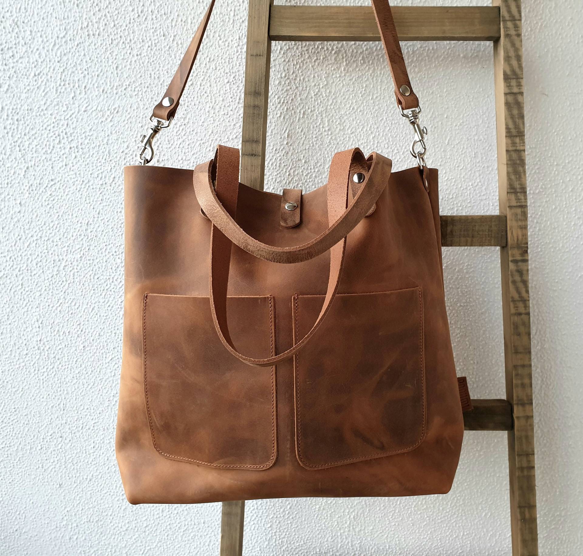 Große Leder Tote Bag, Großer Ledershopper Damen Braun, Stabile Schulterhenkel Und Gurt, Schultertasche, Pull Up Mit Farbcharakter von SanumiLeatherGoods