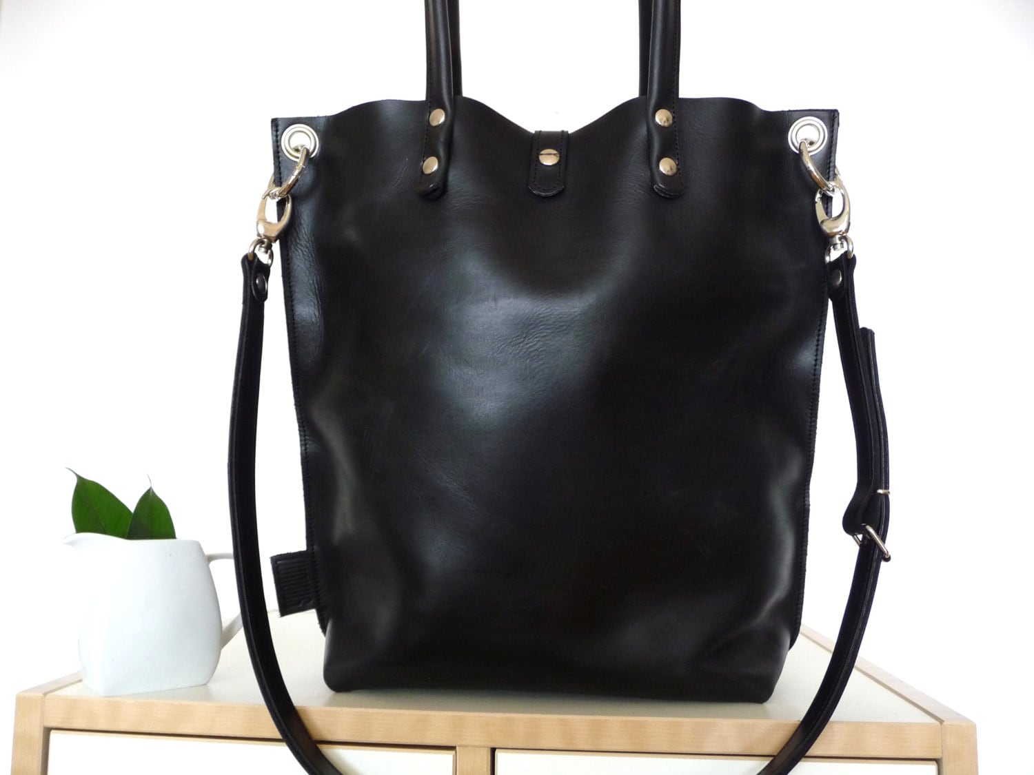 Leather Tote Bag Women Black, Leather Bag, Shoulder Shopping Claire - Black von SanumiLeatherGoods