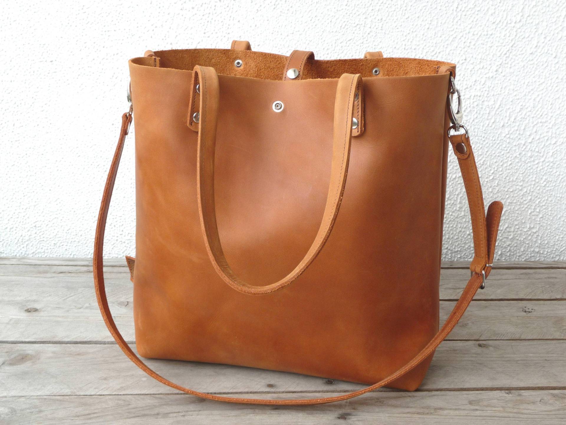 Ledertasche, Große Ledertasche Damen, Schultertasche Aus Leder, Für Laptop, Notebook, Enie - Cognac von SanumiLeatherGoods