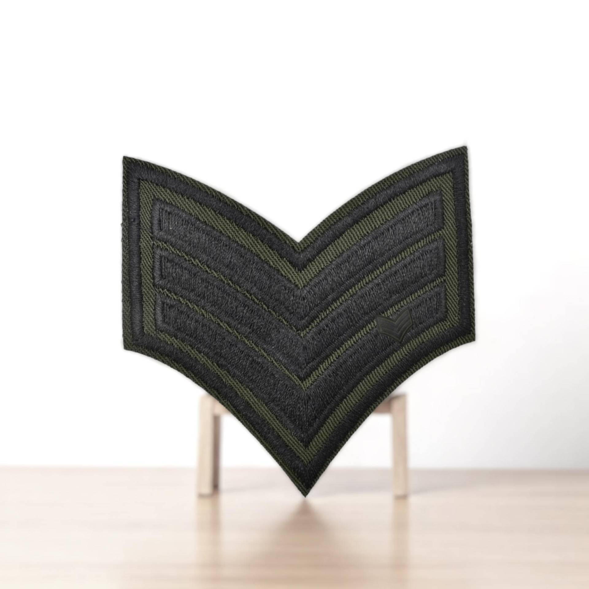 3-Winkel-Militär-Patch - Khakifarbenes, Gesticktes Sergeant-Rangabzeichen Zum Aufbügeln von SaperlipopetteByLena