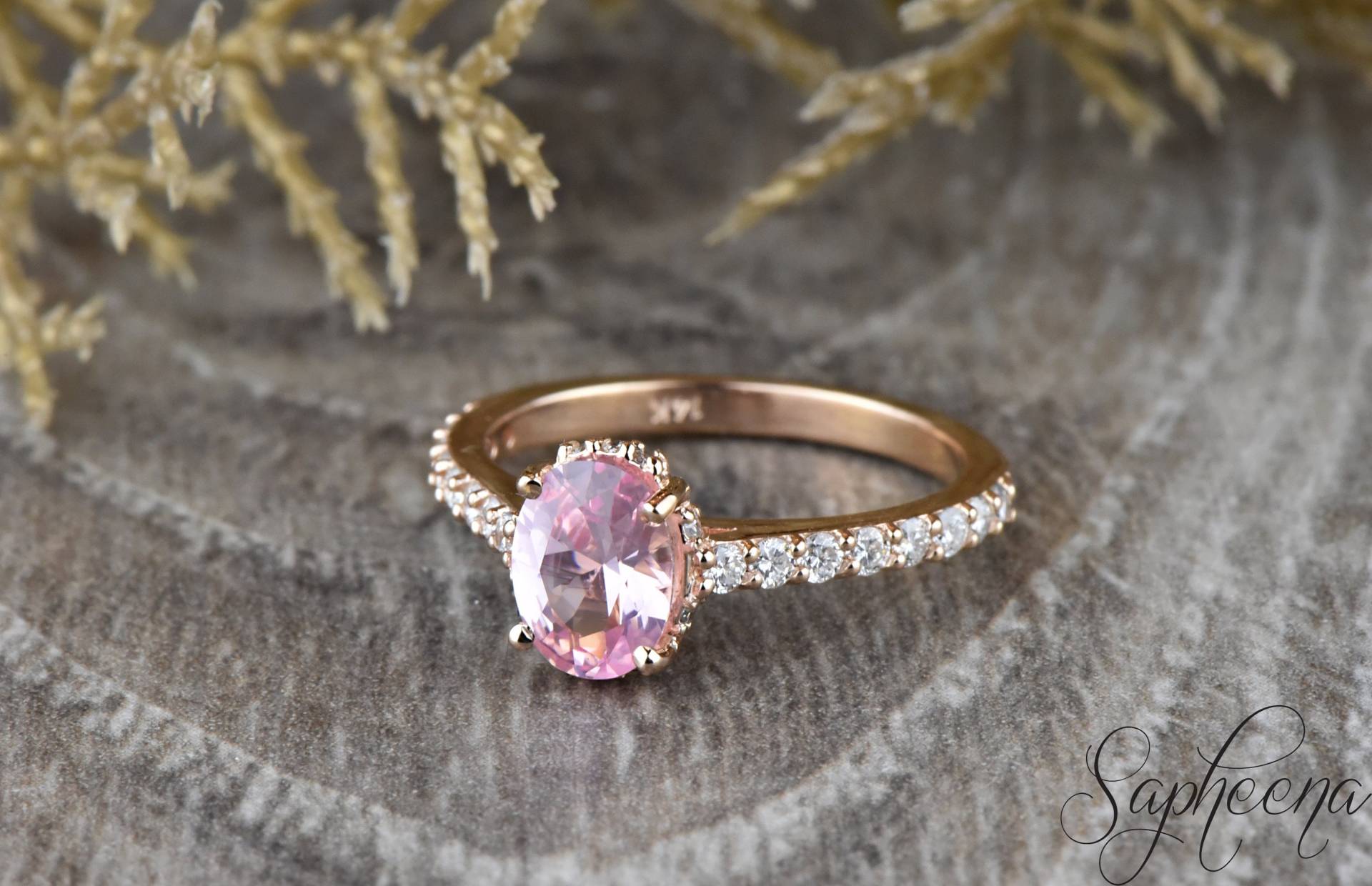 1.3 Ct Oval Pfirsich Saphir Verlobungsring | Rosa Ring Versteckter Halo-Saphir Und Diamant Im Labor Gewachsener Ehering von Sapheena
