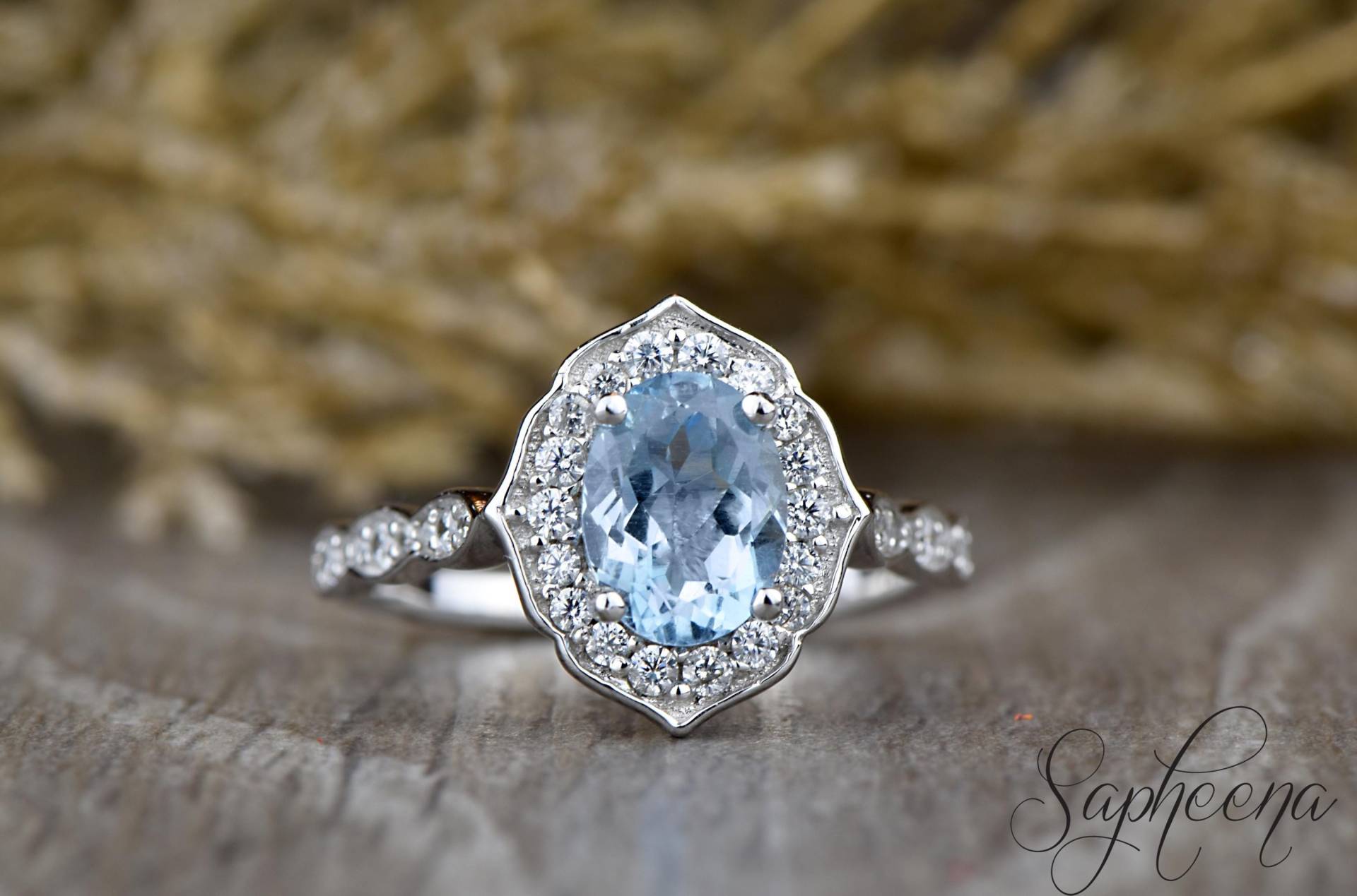 Oval Natürlicher Aquamarin Halo Ring, Diamant Blumen Ehering, Vintage Solid Goldring, Ausgebogter Jubiläumsring Oval Natürlicher Aquamarin Halo Ring, Diamant Blumen Ehering, Vintage Solid Goldring, Ausgebogter Jubiläumsring von Sapheena