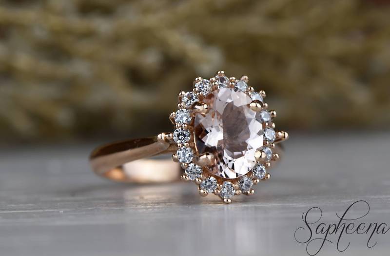 Ovalschliff Morganit Verlobungsring, Moissanite Halo Set Brautring, Vintage Lab-Grown Diamant Und Ring, Versprechen Ring Ovalschliff Morganit Verlobungsring, Moissanite Halo Set Brautring, Vintage Lab-Grown Diamant Und Ring, Versprechen Ring von Sapheena
