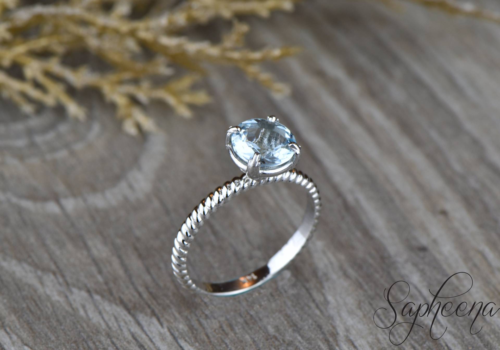 Runder Natürlicher Aquamarin-Solitärring, Seil-stilring, 1 Ct Aquamarinring, Solid Gold Solitaire-Kabelring, März Birthstone Ring Runder Natürlicher Aquamarin-Solitärring, Seil-stilring, 1 Ct Aquamarinring, Solid Gold Solitaire-Kabelring, März Birthstone Ring von Sapheena