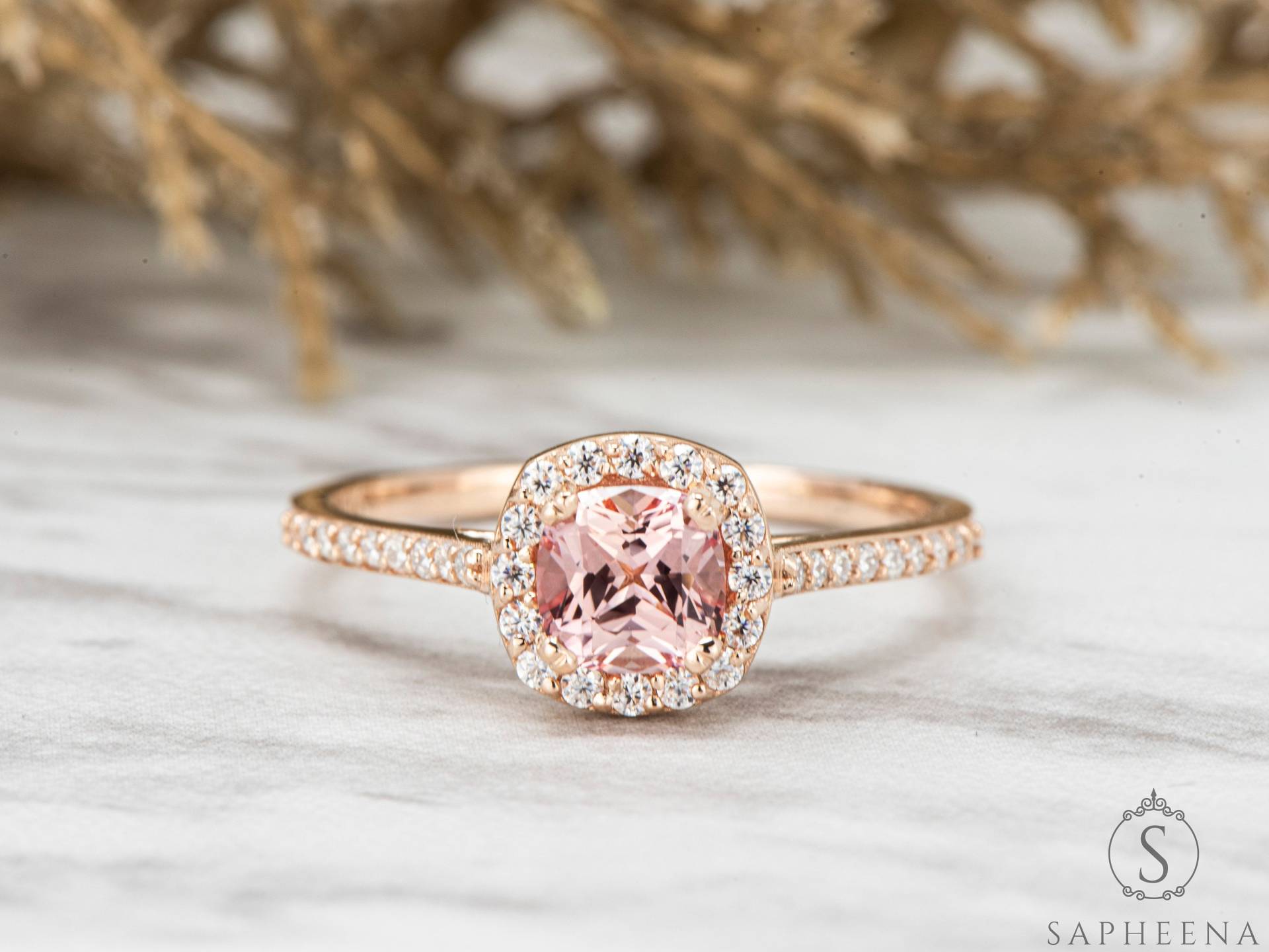 Saphir Verlobungsring | Kissen Pfirsich Halo Ring Champagner Ehering Frauen Diamant Gold Brautring von Sapheena