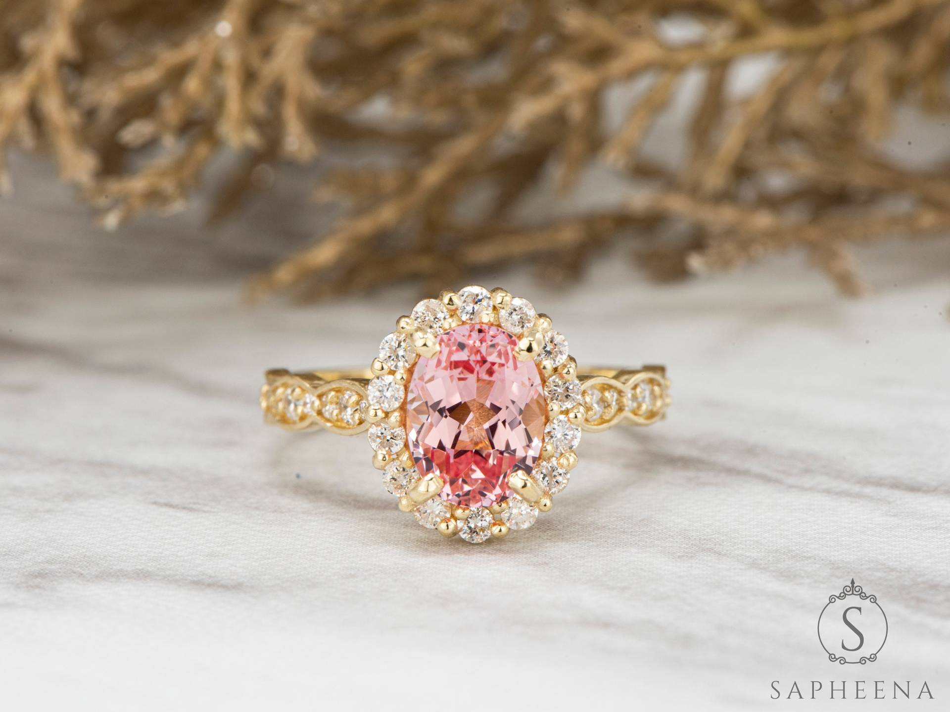 Saphir Verlobungsring | Oval Ring Pfirsich Halo Vintage Diamant Ausgebogter 14K/18K Roségold von Sapheena