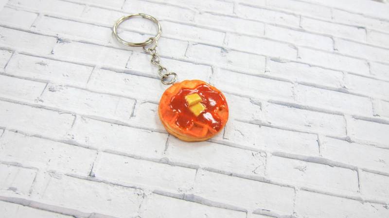 Waffel Schlüsselanhänger // Polymer Clay Essen Miniatur Lebensmittel Schmuck Ton Frühstück Süßes Parks Und Rec Süßes Accessoire Waffel Schlüsselanhänger // Polymer Clay Essen Miniatur Lebensmittel Schmuck Ton Frühstück Süßes Parks Und Rec Süßes Accessoire von SaporitoMinis