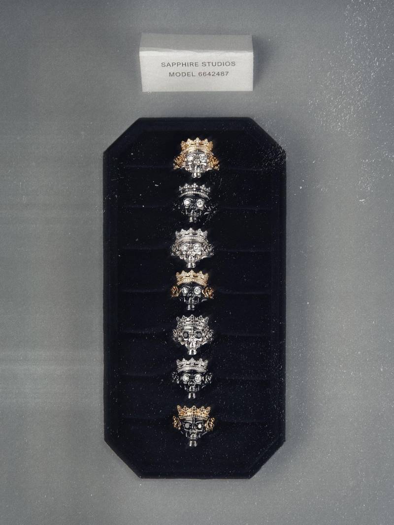 Castiel Noir Herren Totenkopf Ring von SapphireDesignStudio