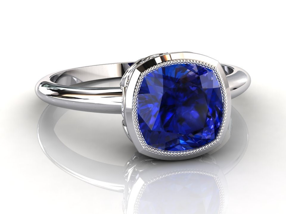 Damen Platin Blau Saphir Verlobungsring, Einzigartiger Art Deco Schmuck, Lünette Set Kissen Cut Edelstein Jahrestag Ring, Geburtsstein Ring von SapphireJewelStudio