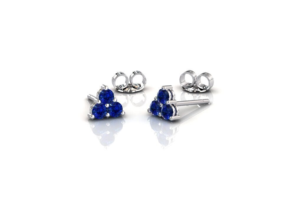 Platinblaue Saphir Trio Ohrstecker, Cluster Set Mini Ohrringe, September Geburtsstein Geschenk, Kleiner Schmuck, Lab Grown Or Natural Platinblaue Saphir Trio Ohrstecker, Cluster Set Mini Ohrringe, September Geburtsstein Geschenk, Kleiner Schmuck, Lab Grown Or Natural von SapphireJewelStudio