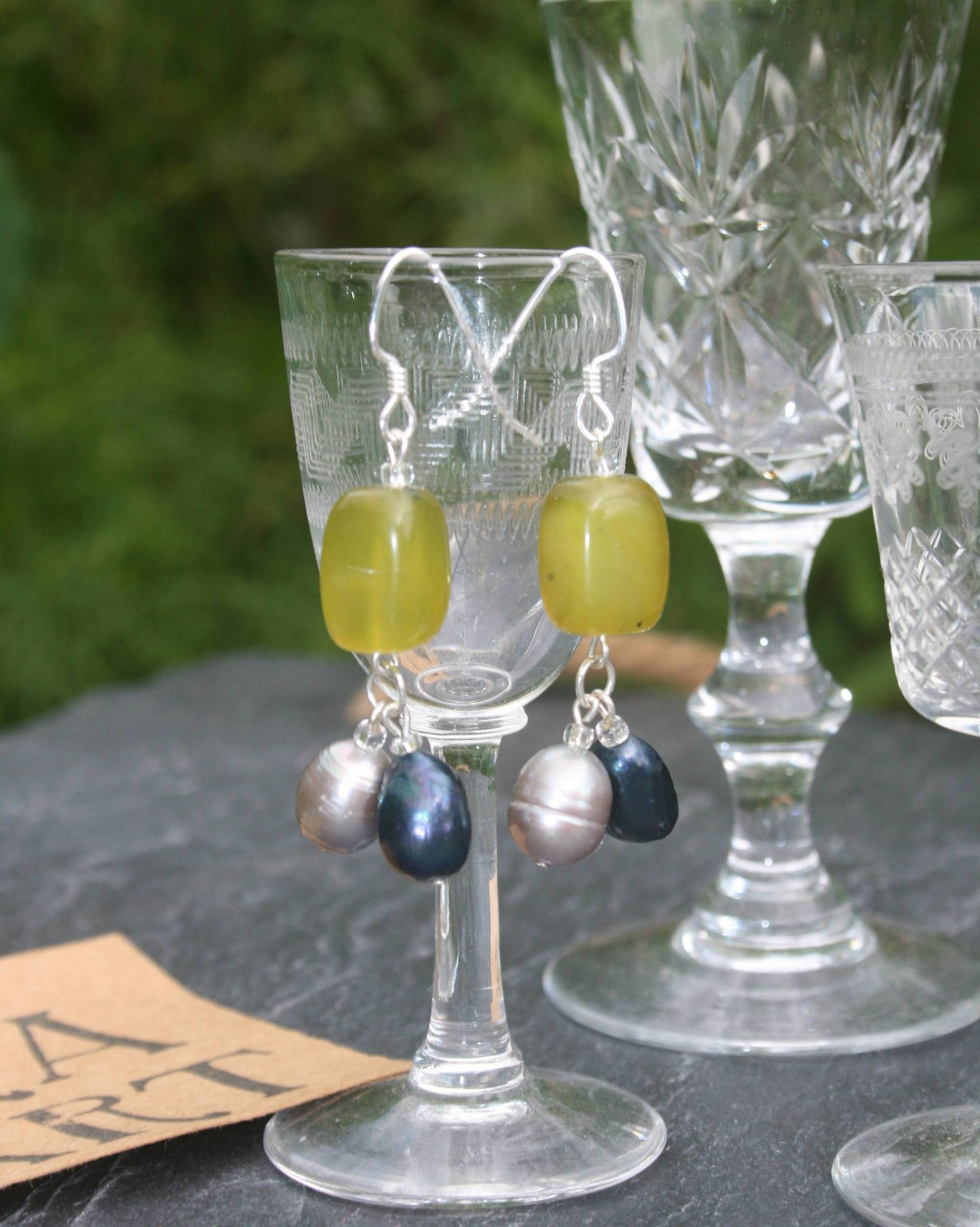 Jade Brote, Mit Marine Und Silber Süßwasserbarock Perlenohrringe Jade Brote, Mit Marine Und Silber Süßwasserbarock Perlenohrringe von SaraAndHeart