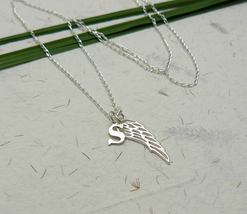 Personalisierte Engelsflügel Halskette, Erste Beste Freundin, Mutter, Tochter, Schwester Geschenk, Flügel Charm Schmuck, Sterlingsilber Personalisierte Engelsflügel Halskette, Erste Beste Freundin, Mutter, Tochter, Schwester Geschenk, Flügel Charm Schmuck, Sterlingsilber von SaraAndJane