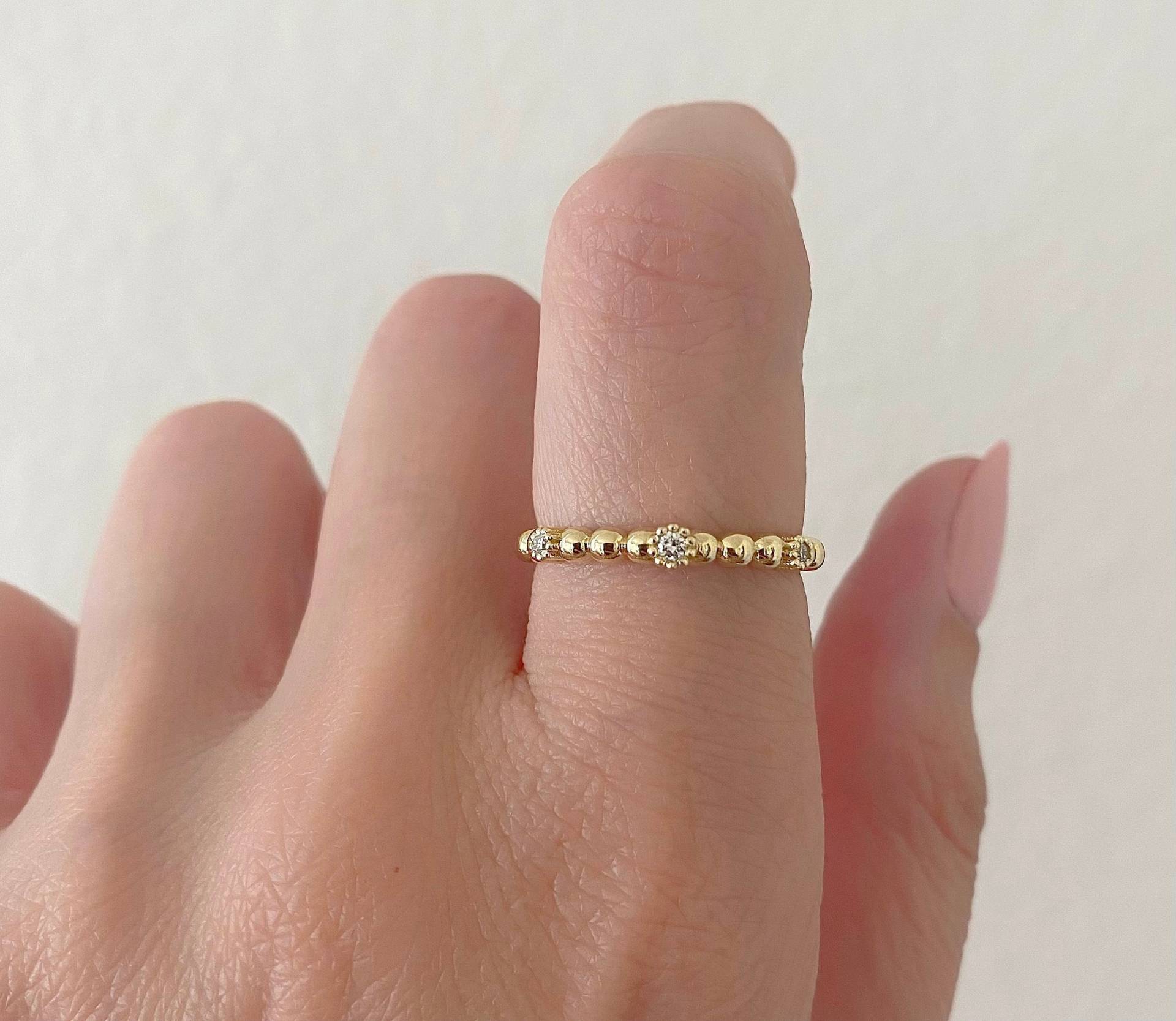 14K Gold Diamant Halbe Ewigkeit Band| Runde Goldperle Und Ehering| Stapelbarer Ring Von Sara Kay Schmuck von SaraKayJewelry