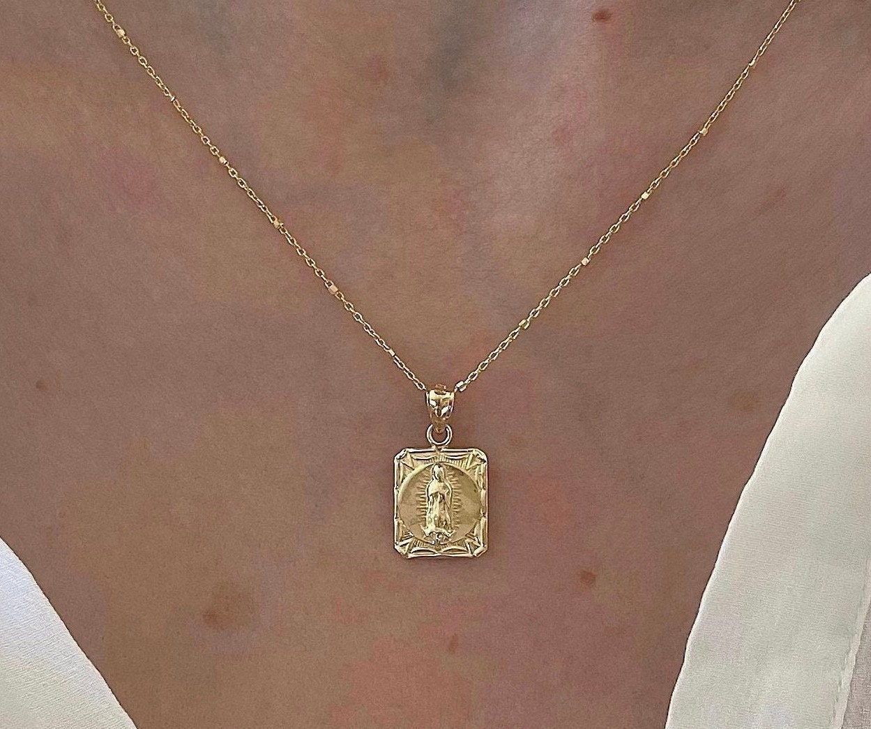 14K Solid Gelb Gold Rechteckige Jungfrau Maria/Jesus Christus Platte Charm Anhänger | Doppelseitig Und Charme Schutz 14K Solid Gelb Gold Rechteckige Jungfrau Maria/Jesus Christus Platte Charm Anhänger | Doppelseitig Und Charme Schutz von SaraKayJewelry