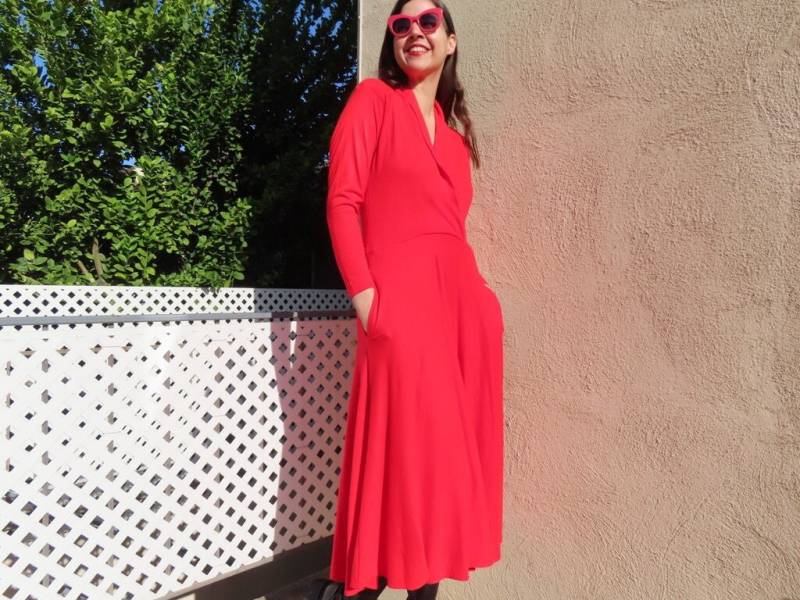 1980Er Jahre Rotes Kleid Wickeln Vorne Voller Rock Midi-Länge Lange Ärmel Weich Gemütlich Acryl Seitentaschen Lippenstift Rose Größe Medium - 36 1980Er Jahre Rotes Kleid Wickeln Vorne Voller Rock Midi-Länge Lange Ärmel Weich Gemütlich Acryl Seitentaschen Lippenstift Rose Größe Medium - 36 von SaraLouiseVintage