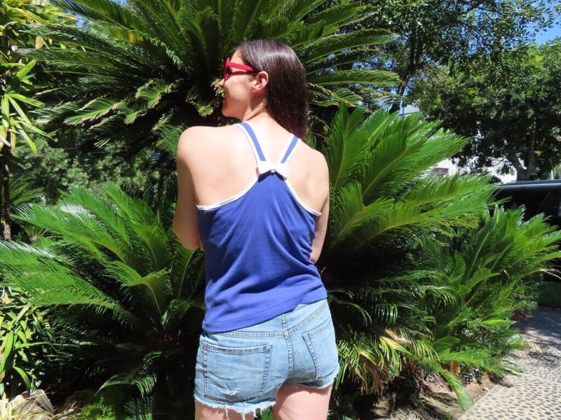 1980Er Jahre Schleife Tank Top Blau Weiß Paspelierung X Racerback U-Ausschnitt Femme Vibes Ärmelloses Baumwolle Sommer Shirt Größe S/M - 35 1980Er Jahre Schleife Tank Top Blau Weiß Paspelierung X Racerback U-Ausschnitt Femme Vibes Ärmelloses Baumwolle Sommer Shirt Größe S/M - 35 von SaraLouiseVintage