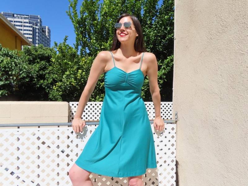 Abverkauf 1980S Disco Kleid Teal Grün Spaghettiträger Geraffte Büste Polyester Party Empire-Taille A-Linie Glamouröse Größe S - 33" Büste Abverkauf 1980S Disco Kleid Teal Grün Spaghettiträger Geraffte Büste Polyester Party Empire-Taille A-Linie Glamouröse Größe S - 33" Büste von SaraLouiseVintage