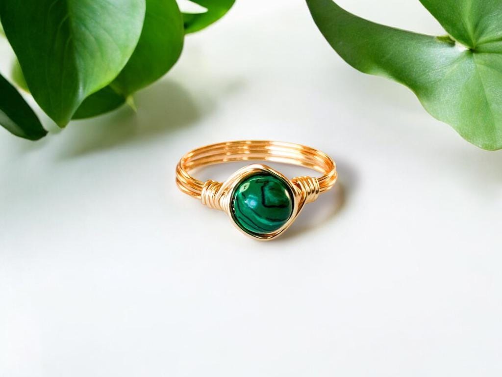 Malachit Ring - Draht Gewickelter Edelstein in 14K Gold Filled Oder Sterling Silber Individuell Handgefertigter Schmuck Und Geschenk Malachit Ring - Draht Gewickelter Edelstein in 14K Gold Filled Oder Sterling Silber Individuell Handgefertigter Schmuck Und Geschenk von SaraWeberJewelry