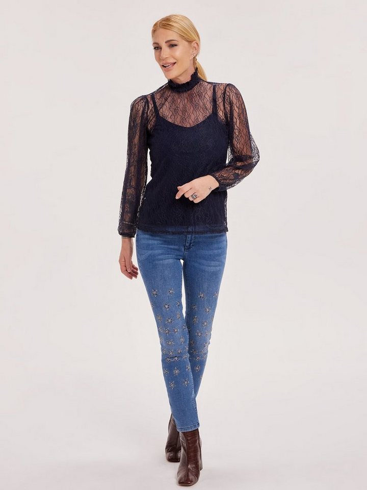 Sarah Kern Blusenshirt Spitzenbluse figurumspielend (2-teilig, mit Bluse und Untertop) mit Untertop von Sarah Kern