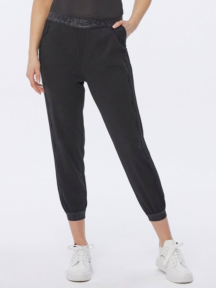 Sarah Kern Jogger Pants Sweathose koerpernah mit Glitzerbund von Sarah Kern