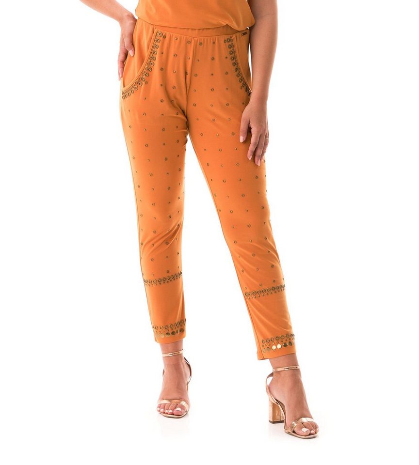 Sarah Kern Jogger Pants Stoffhose figurumspielend mit Nietenverzierung von Sarah Kern