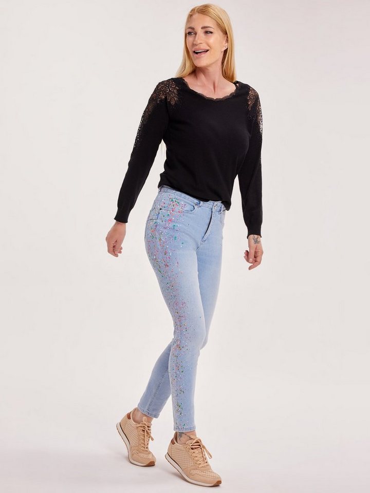 Sarah Kern Skinny-fit-Jeans Röhren-Denim koerpernah mit bunten Farbakzenten von Sarah Kern