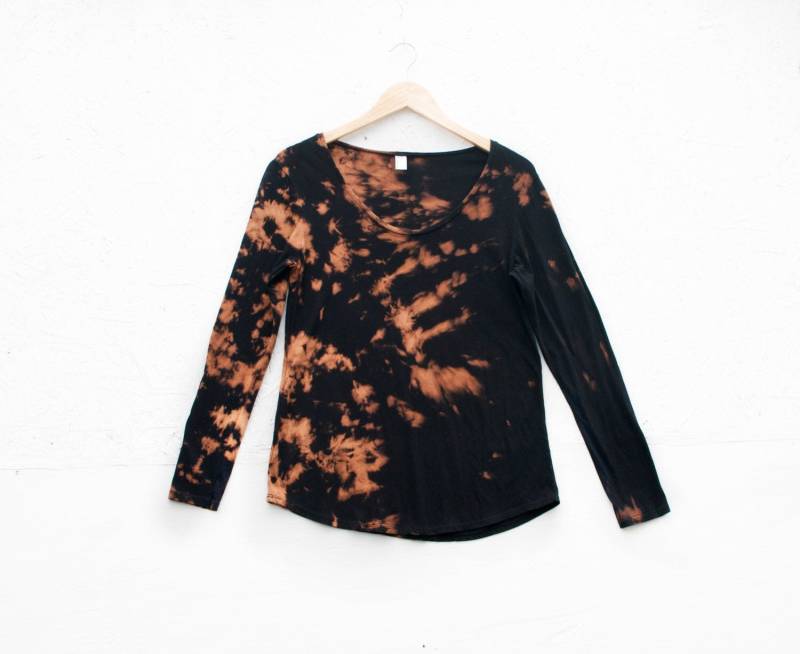 Schwarz Bleach-Dye Langarm Ultra Wash T-Shirt - X-Small Xlarge von SarahDuckieBrand
