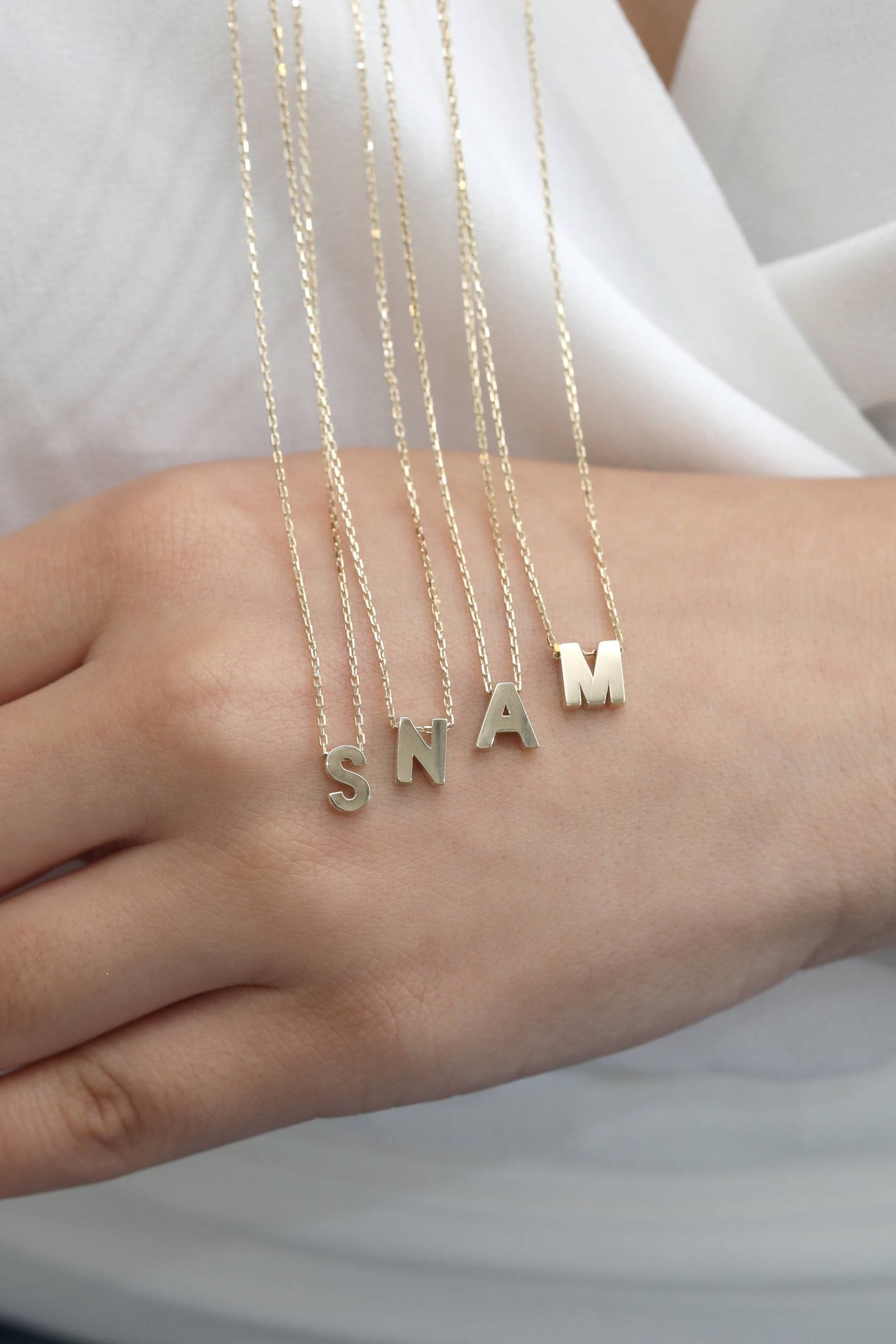 14K Solid Gold Erste Halskette, Zierliche Schlichte Rose, Weiß, Gelbgold, Personalisiertes Geschenk, Elise von SarahEliseJewelry