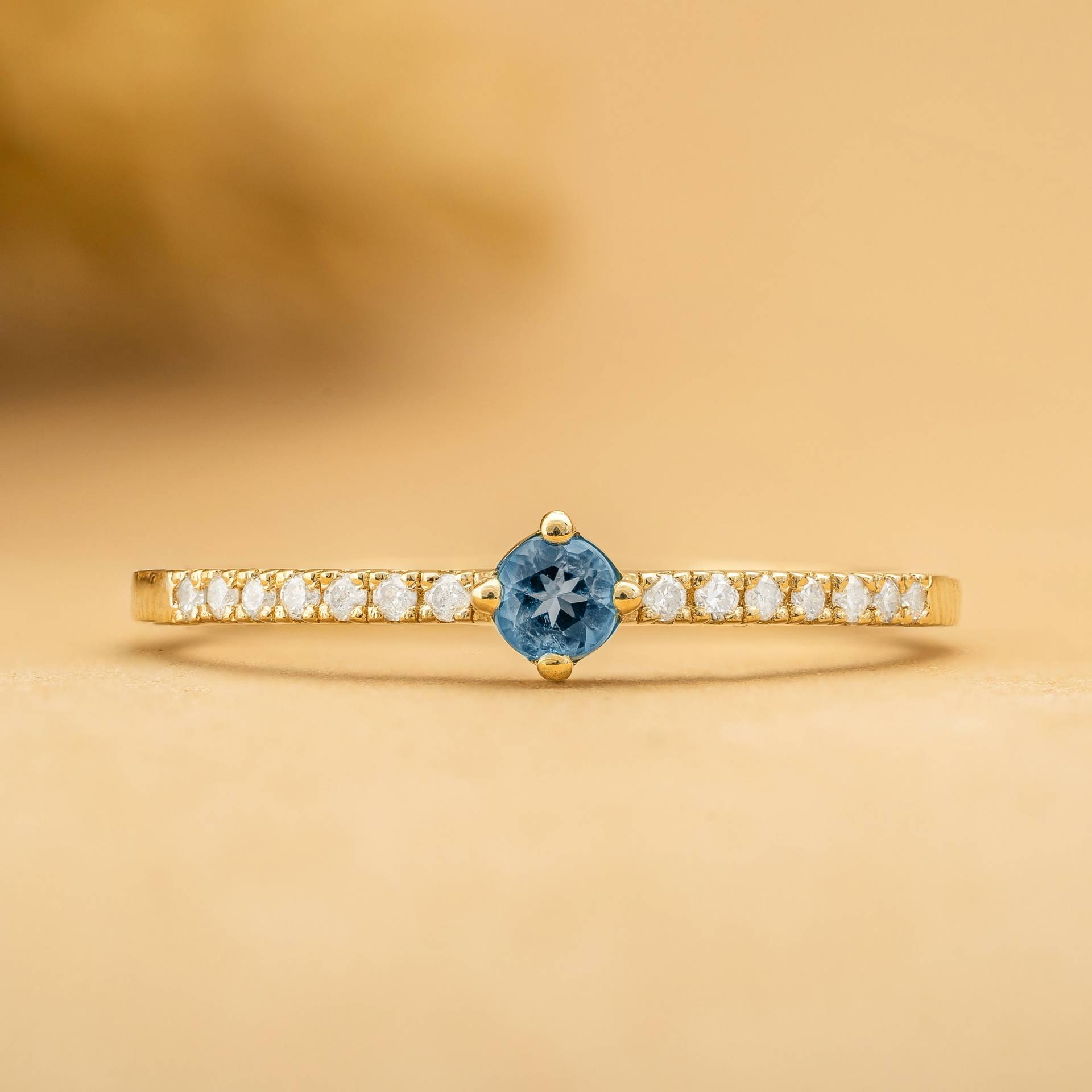 London Blauer Topas Ring, Diamant Verlobungsring, Band, 14K/18K Massivgold, Ehering, Geburtsstein Für Dezember, Angela von SarahEliseJewelry