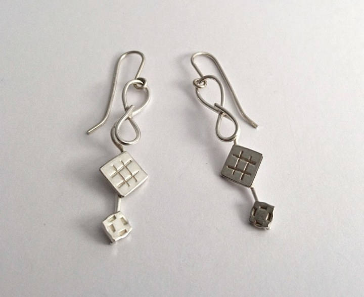 Sterling Silber Ohrringe, Tropfen Und Handgefertigte Strukturierte Quadrate, Draht Gehämmert Silber, Handgefertigten Schmuck Sterling Silber Ohrringe, Tropfen Und Handgefertigte Strukturierte Quadrate, Draht Gehämmert Silber, Handgefertigten Schmuck von SarahEllenJewellery