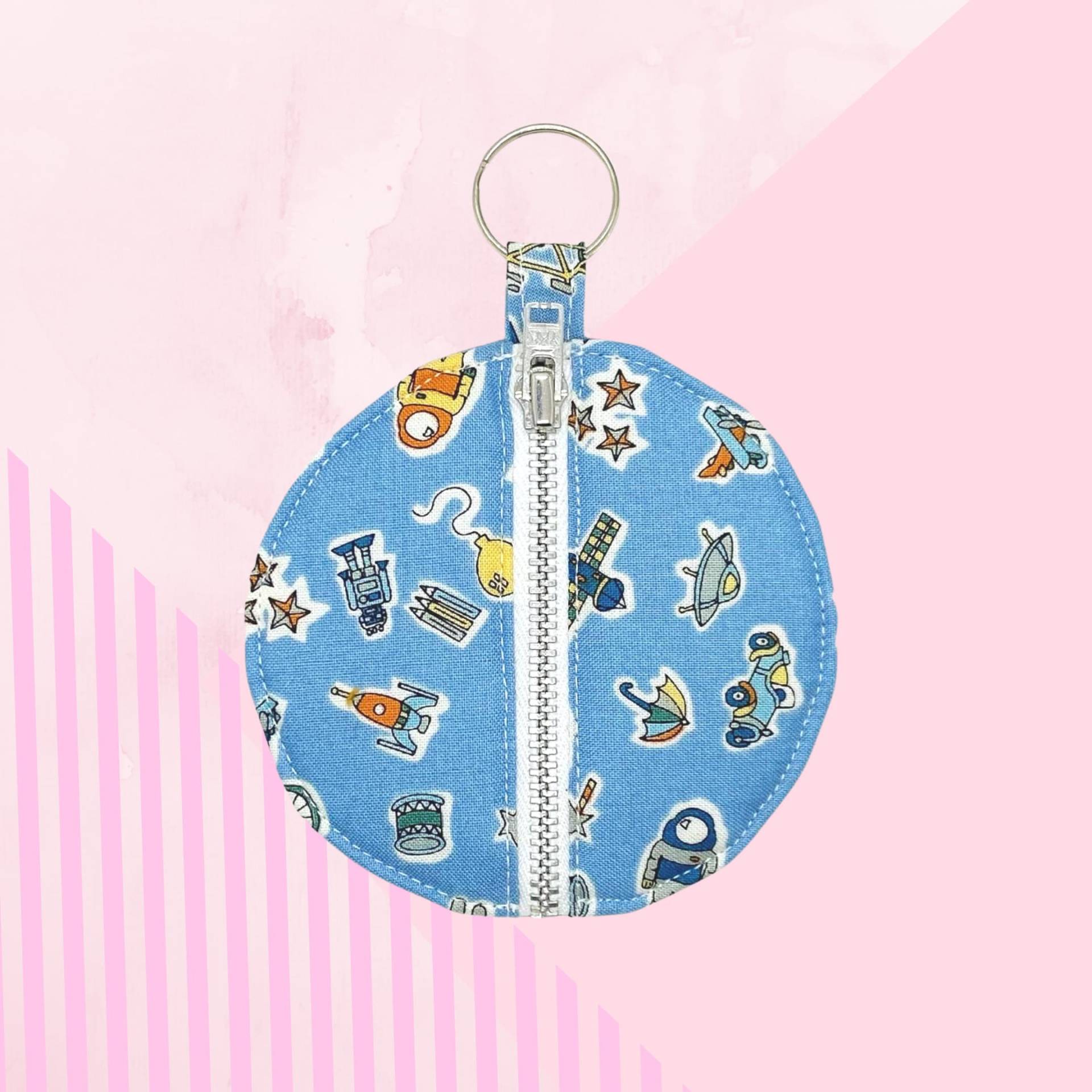 Raum Druck Kopfhörer Fall in Liberty Stoff/Münze Geldbörse - Schlüsselanhänger Fall, Airpods Halter, Beutel, Earbud Träger von SarahLouiseHardwick