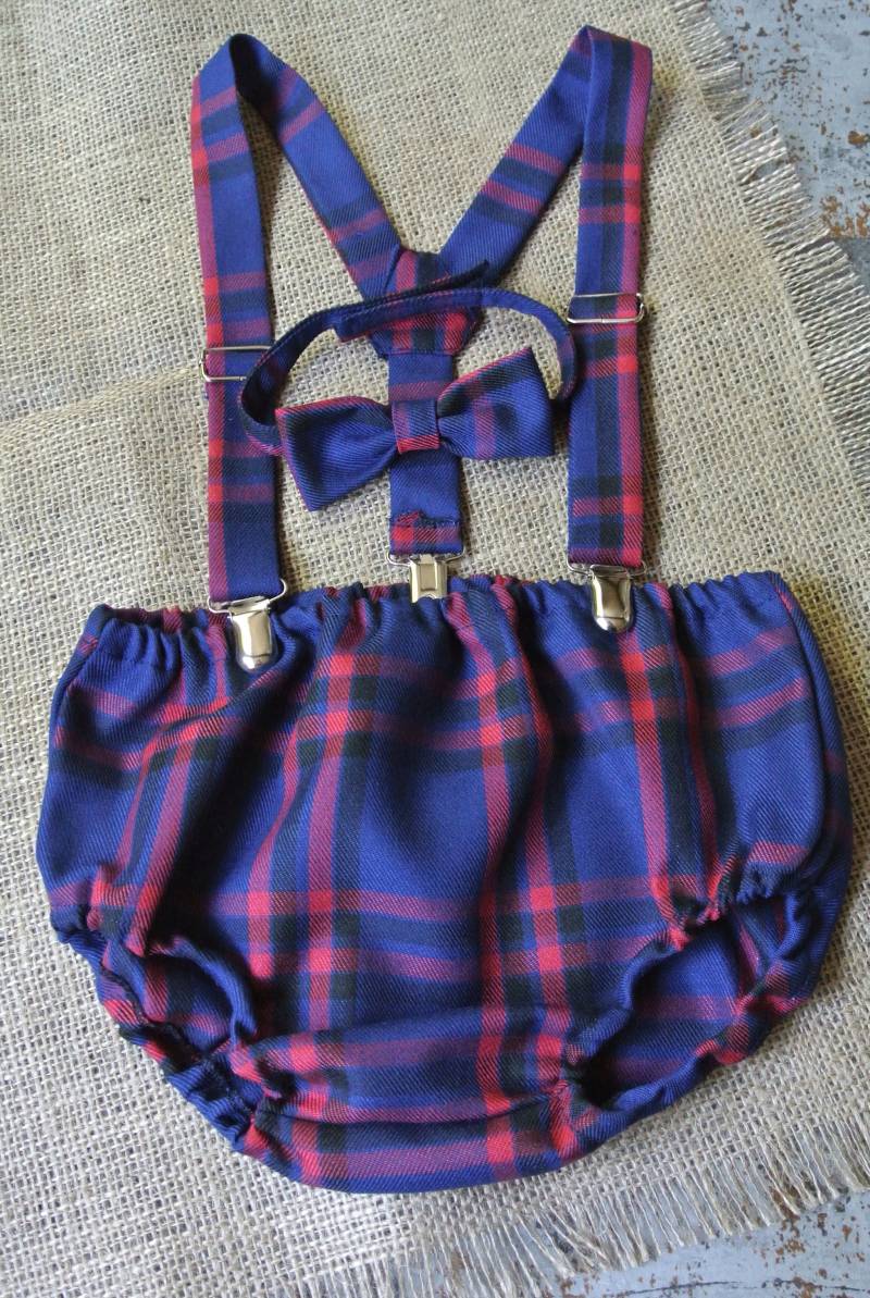 Baby Windelhöschen Mit Karomuster, Bedruckt Fliege Und Abnehmbaren Hosenträgern - Cake Smashing Outfit Für Kinder von SarahSewingB